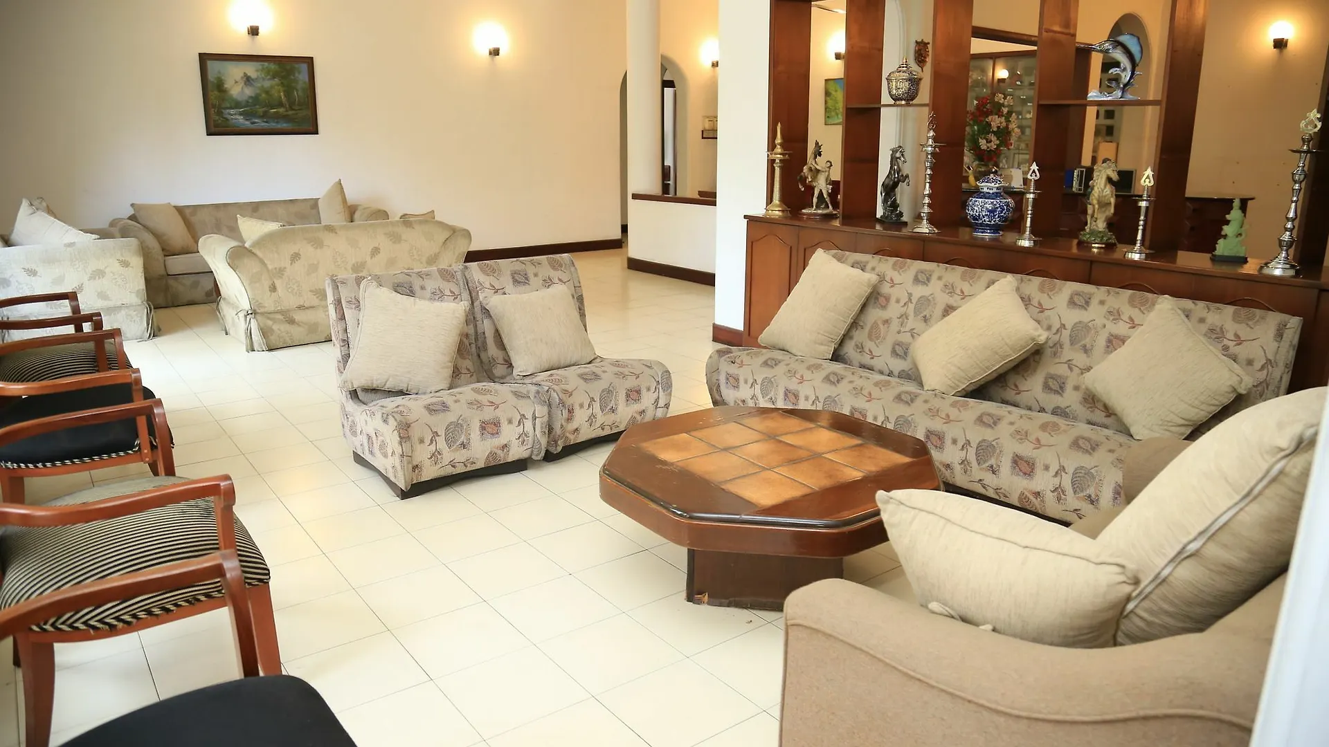 Castelo Kandy 2*,